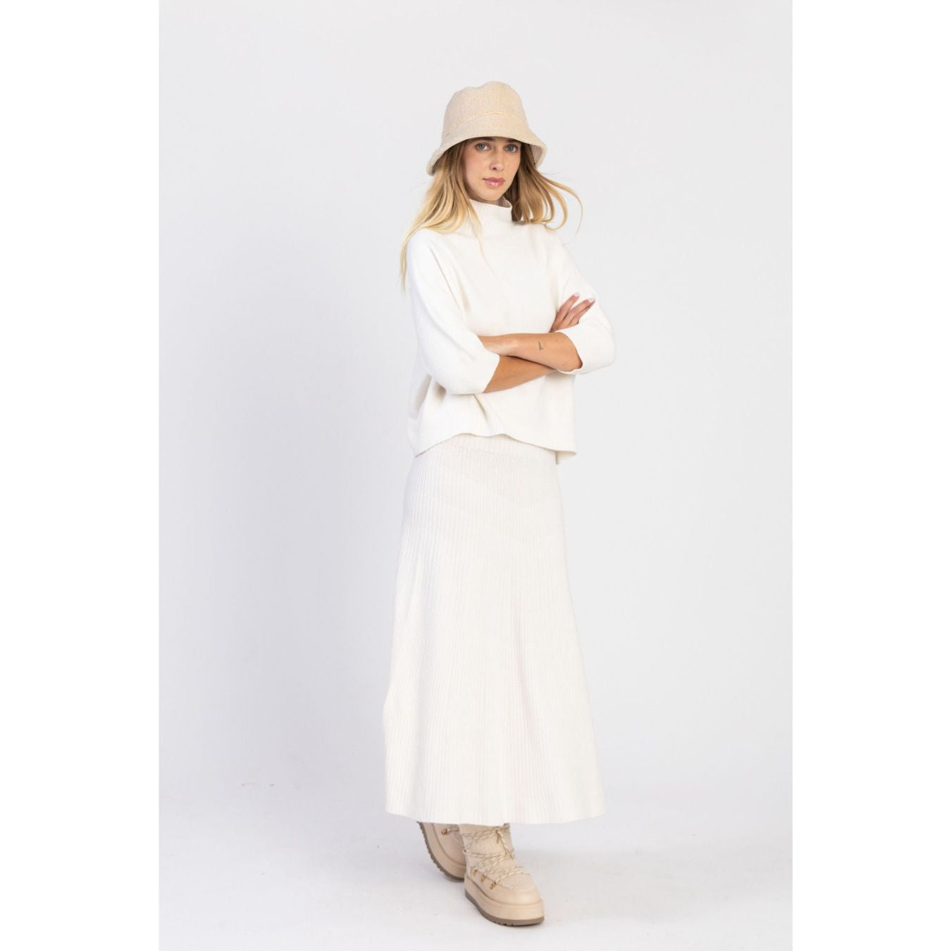 Long Knitted Skirt Cream