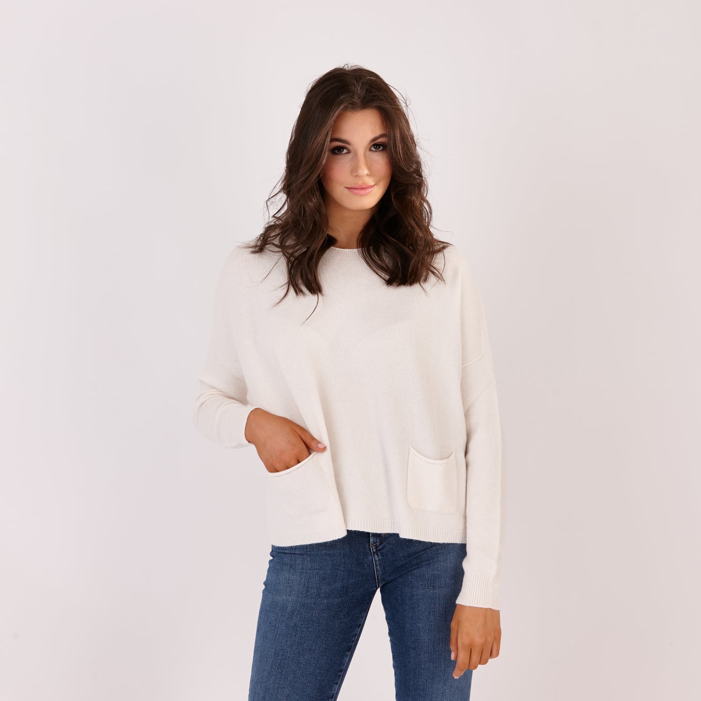 Round Neck Jumper With Pockets Cream